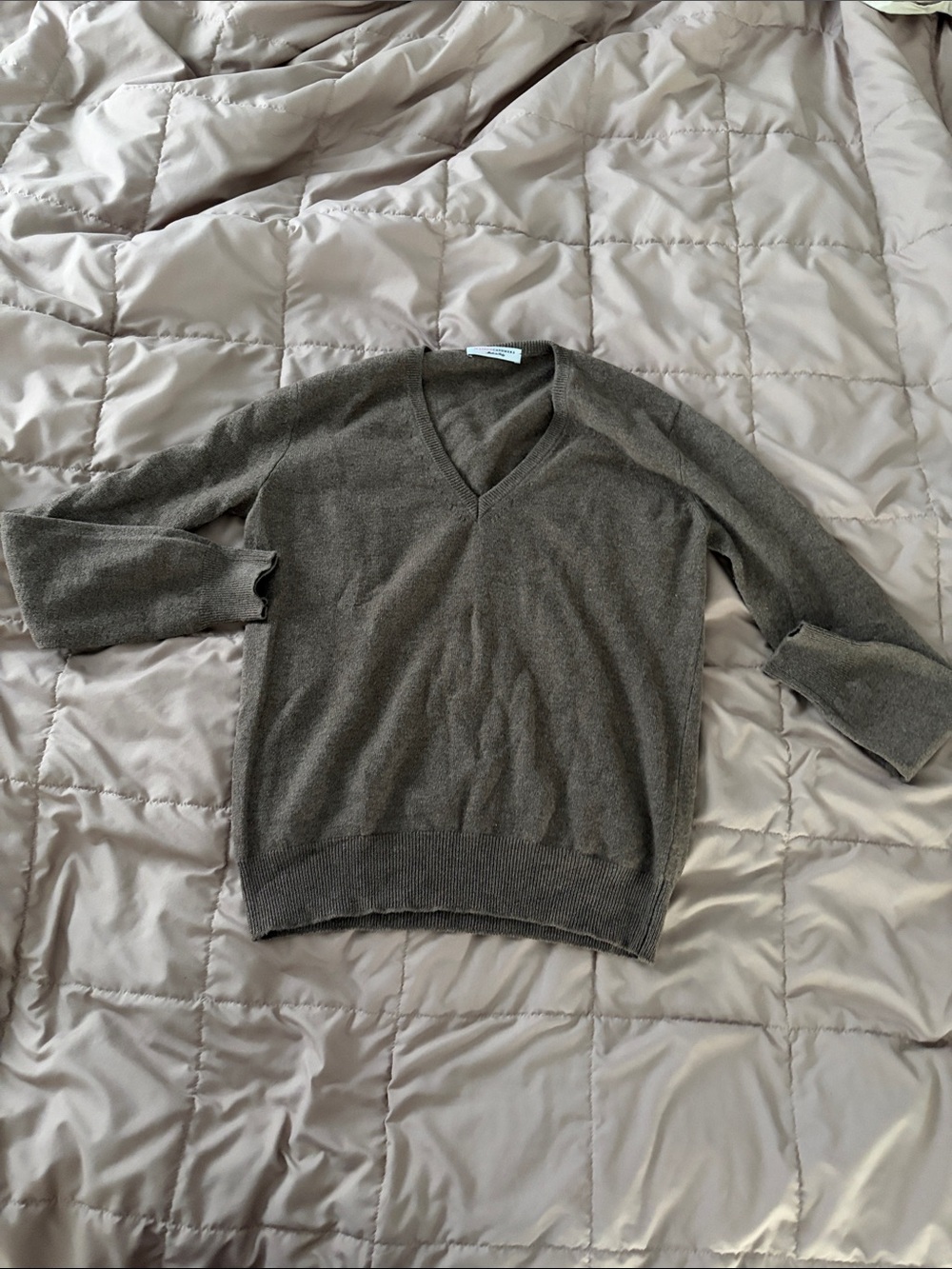 Maison - Cashmere v-neck women's sweater, size large. Light brown color.